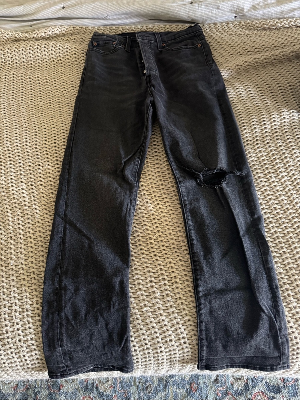 Women's Black Straight-Leg Ripped Jeans